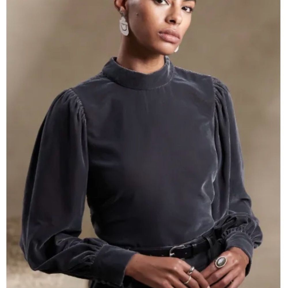 NWT Banana Republic Velvet Shimmer Open Back Tie Mock Neck Blouse Grey Size XL